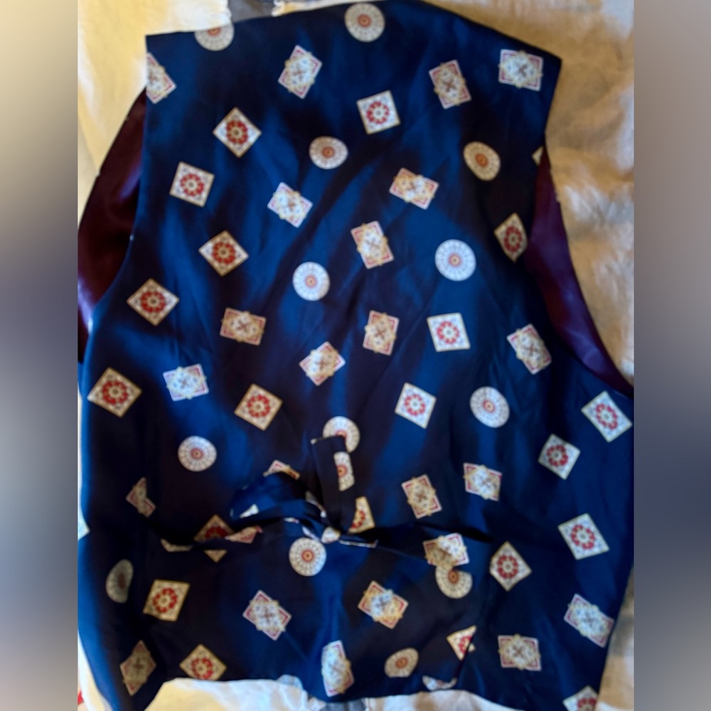 Geometric Patterned Vest Silk